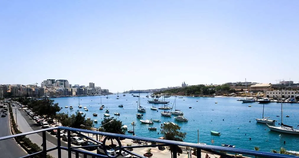 Waterfront Hotel Sliema 4*,