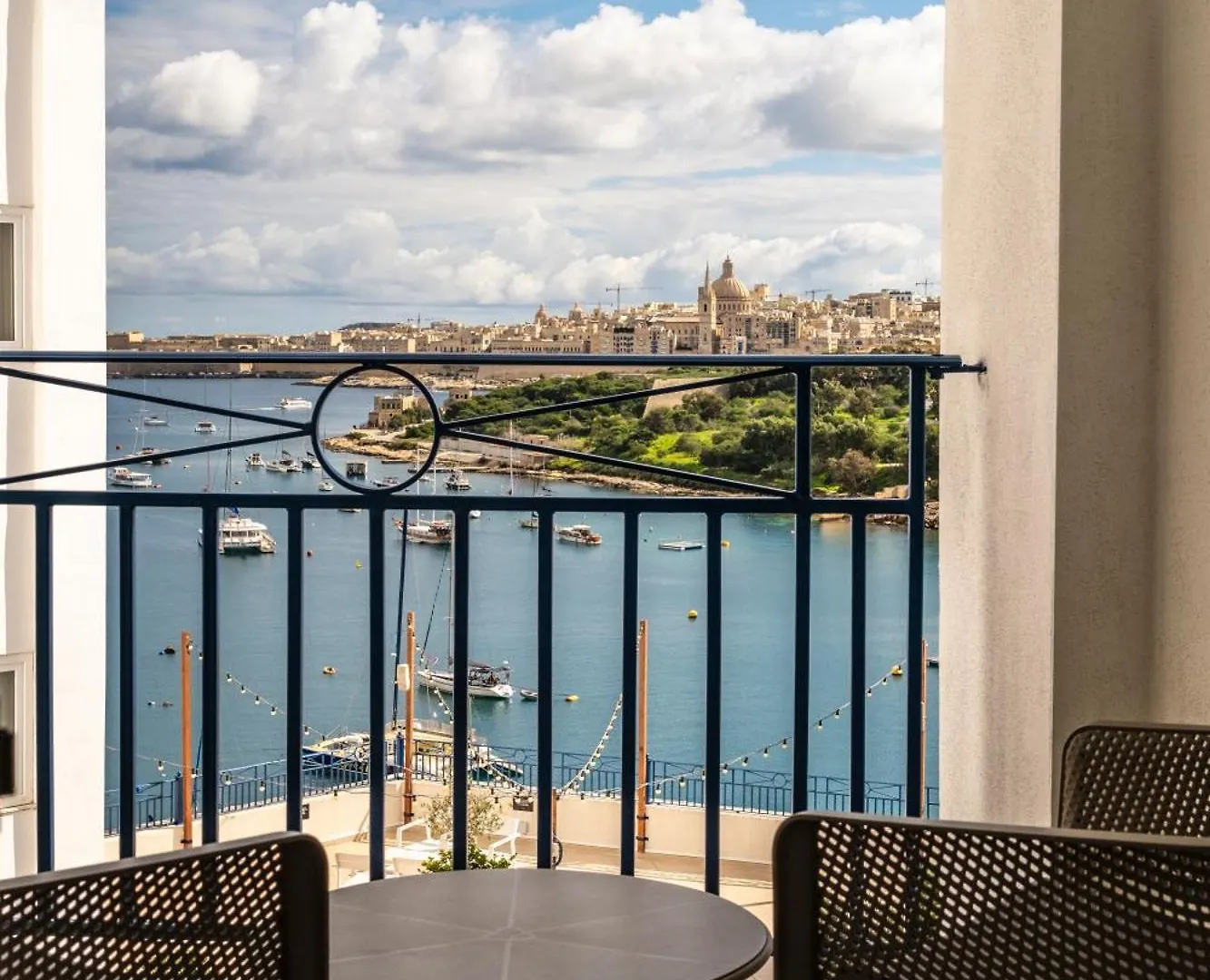 Waterfront Otel Sliema 4*,